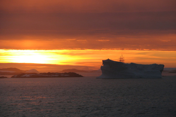 Best time to visit Antarctica